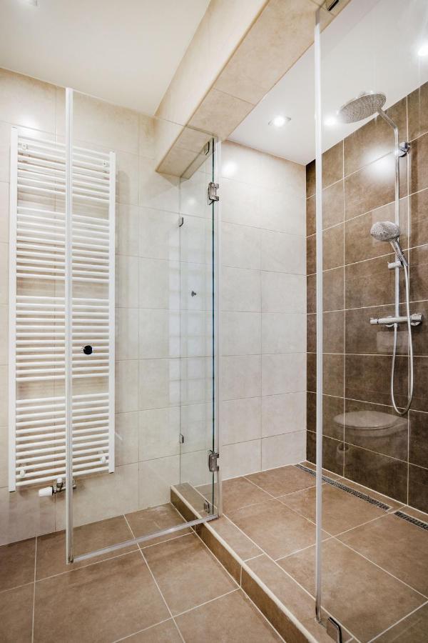 Corvin Promenade 2f Apartment, Downtown Budapesta