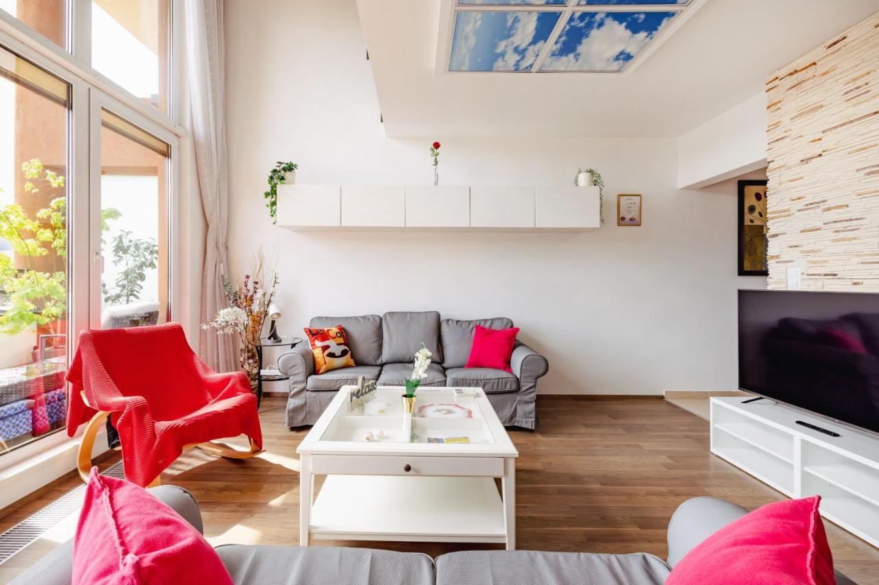 Appartamento Corvin Promenade 2f Apartment, Downtown Budapest