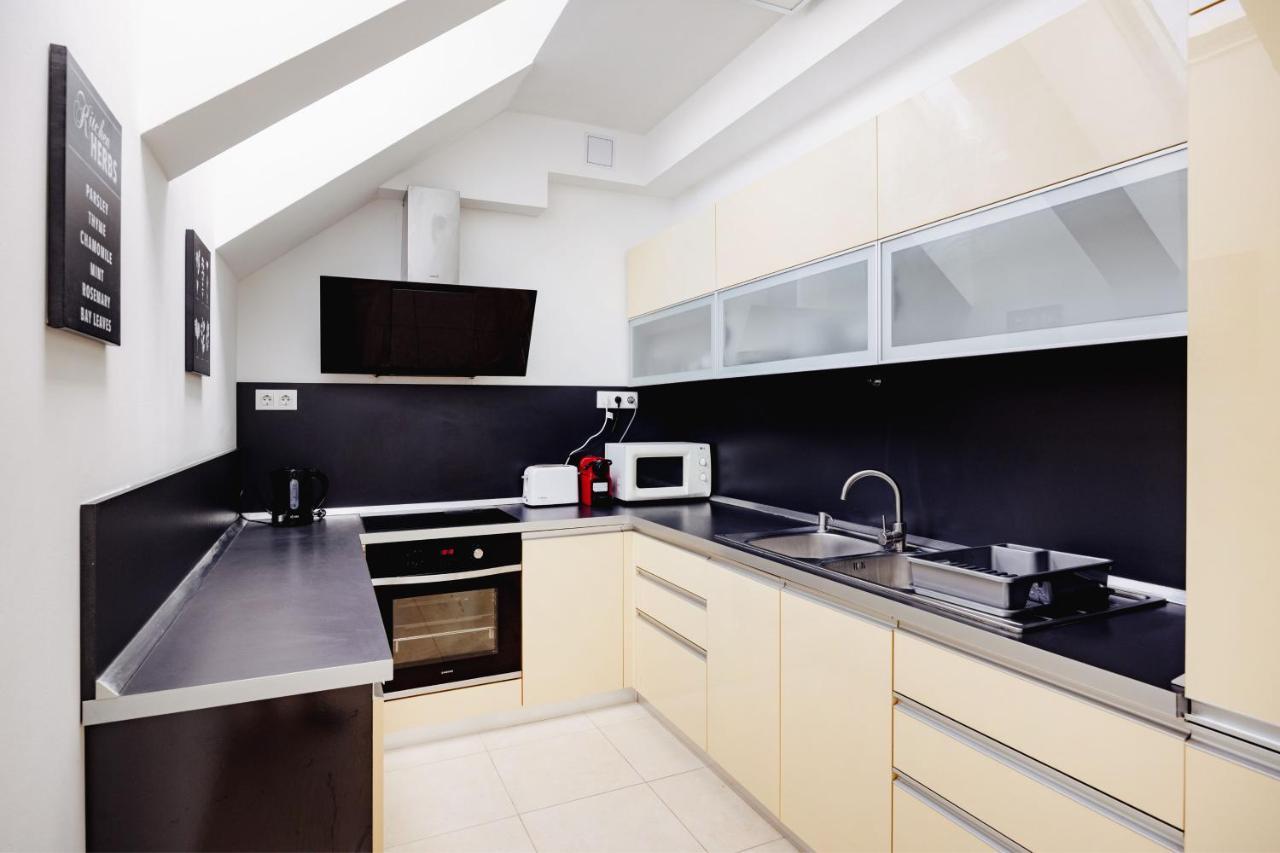 Apartament Corvin Promenade 2f Apartment, Downtown