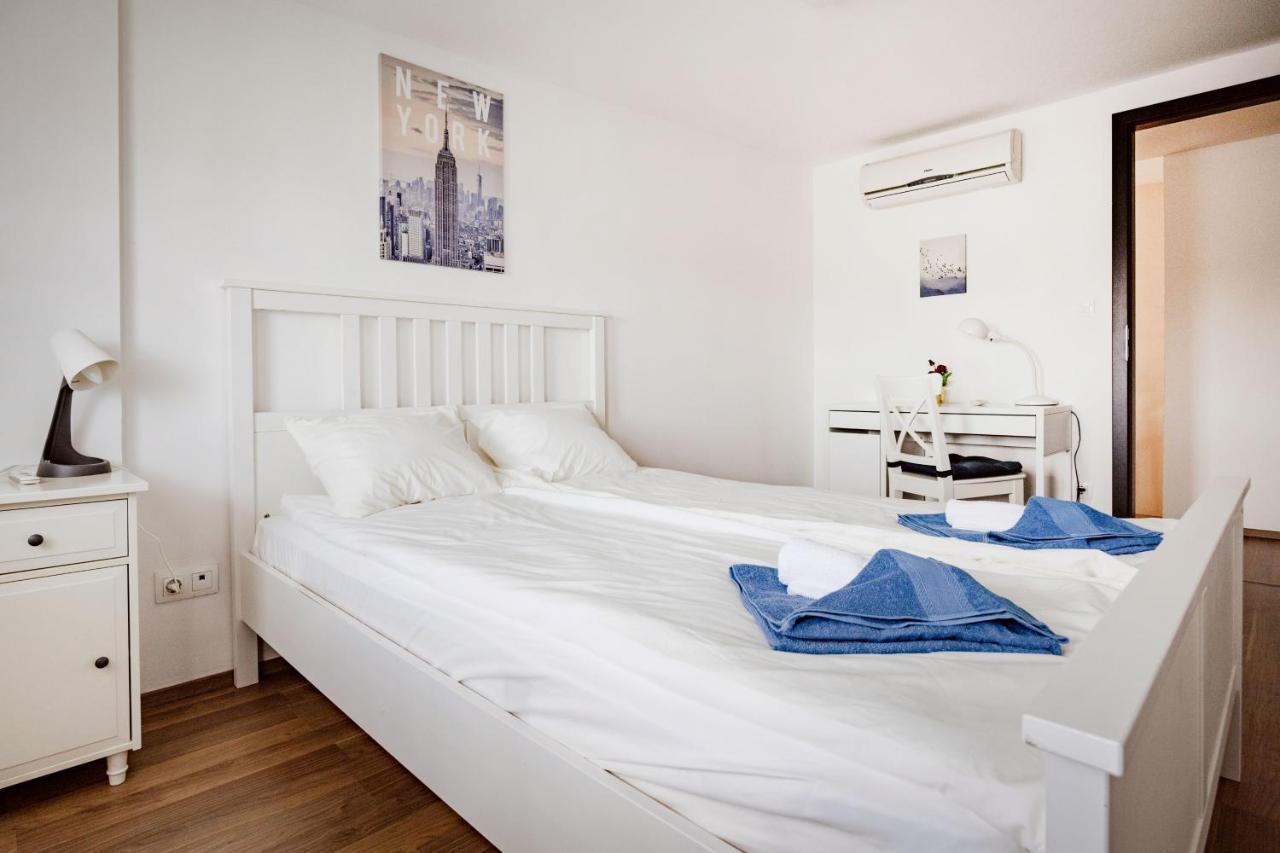 Apartament Corvin Promenade 2f Apartment, Downtown *