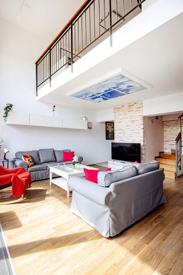 Appartamento Corvin Promenade 2f Apartment, Downtown Budapest