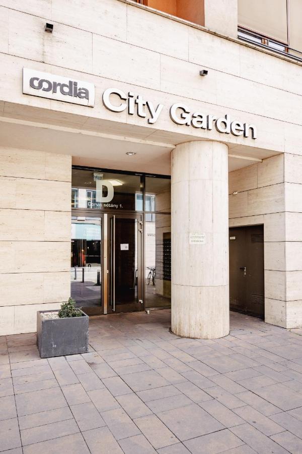 Corvin Promenade 2f Apartment, Downtown * Budapesta